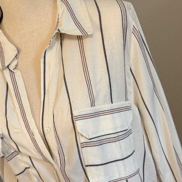 Elegant Striped Button-Down Shirt - Cream and Blue - Picture 2 of 4